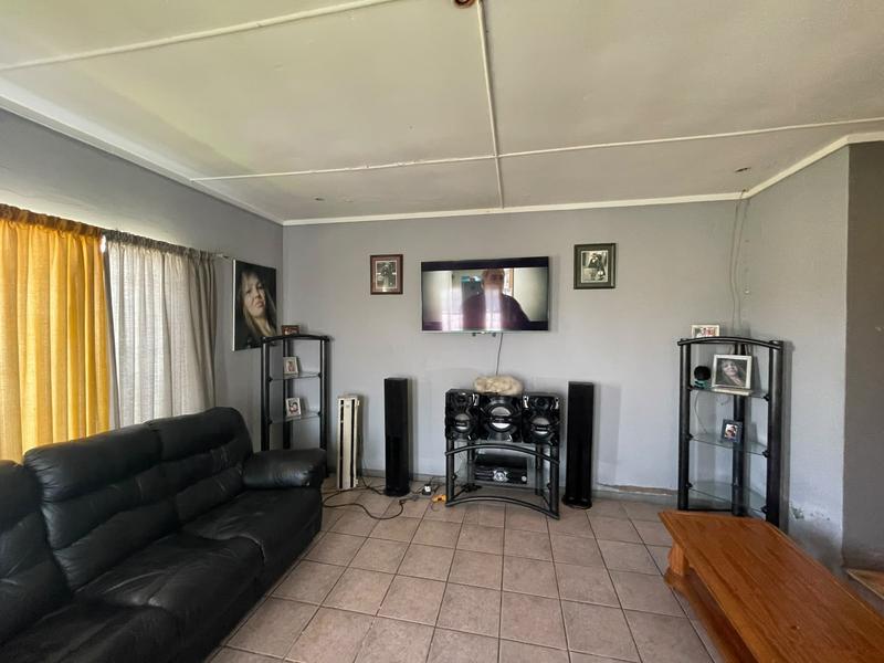 4 Bedroom Property for Sale in Algoa Park Eastern Cape